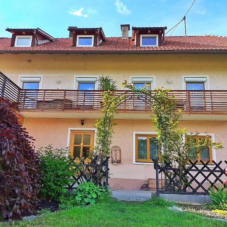Apartment Fischer Mit Privatstrand Штайндорф-ам-Оссиахер-Зее Экстерьер фото